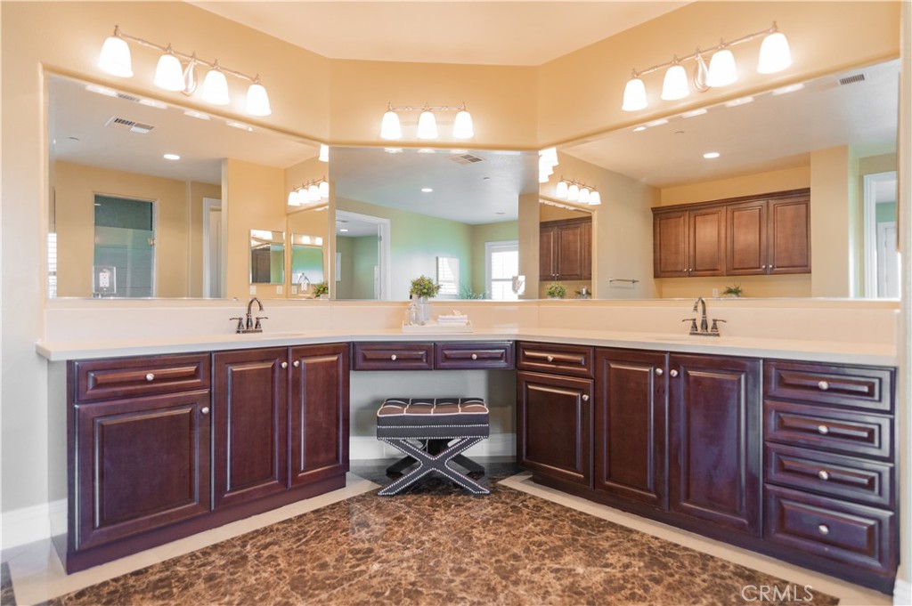 MLS #OC25078235 image #16