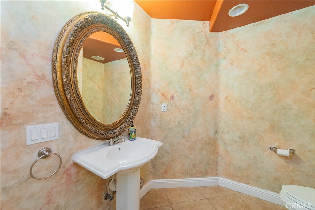 MLS #OC25078235 image #30