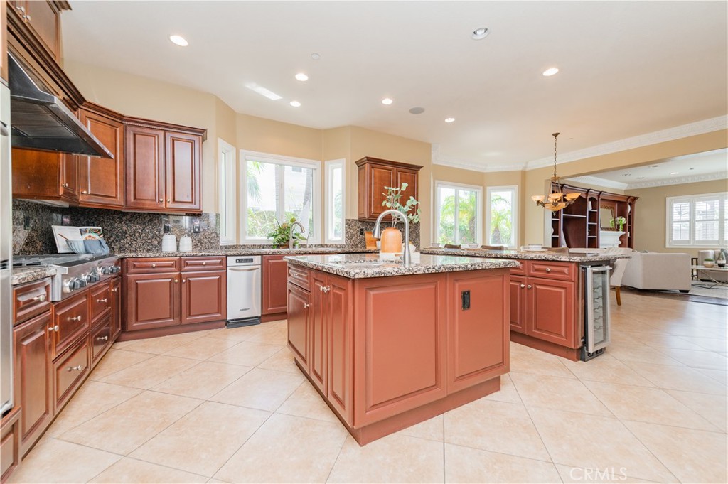 MLS #OC25078235 image #9