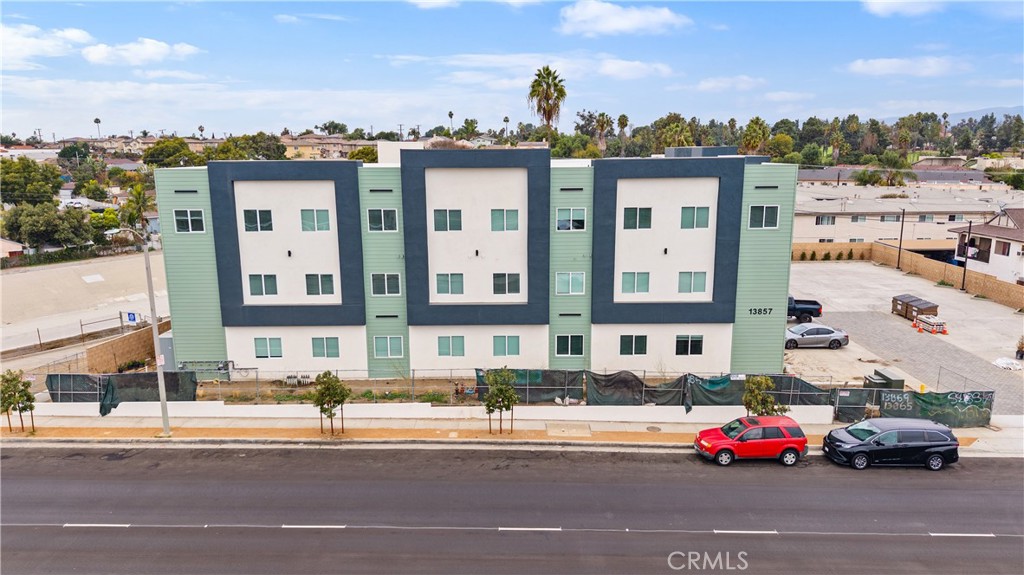 MLS #OC25078852 image #0