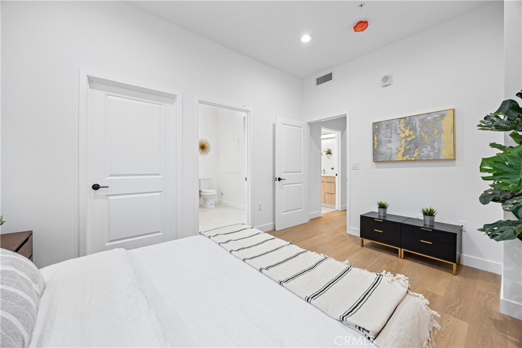 MLS #OC25078852 image #12