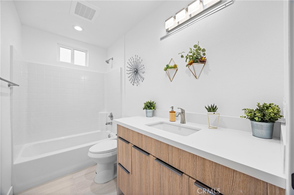 MLS #OC25078852 image #13