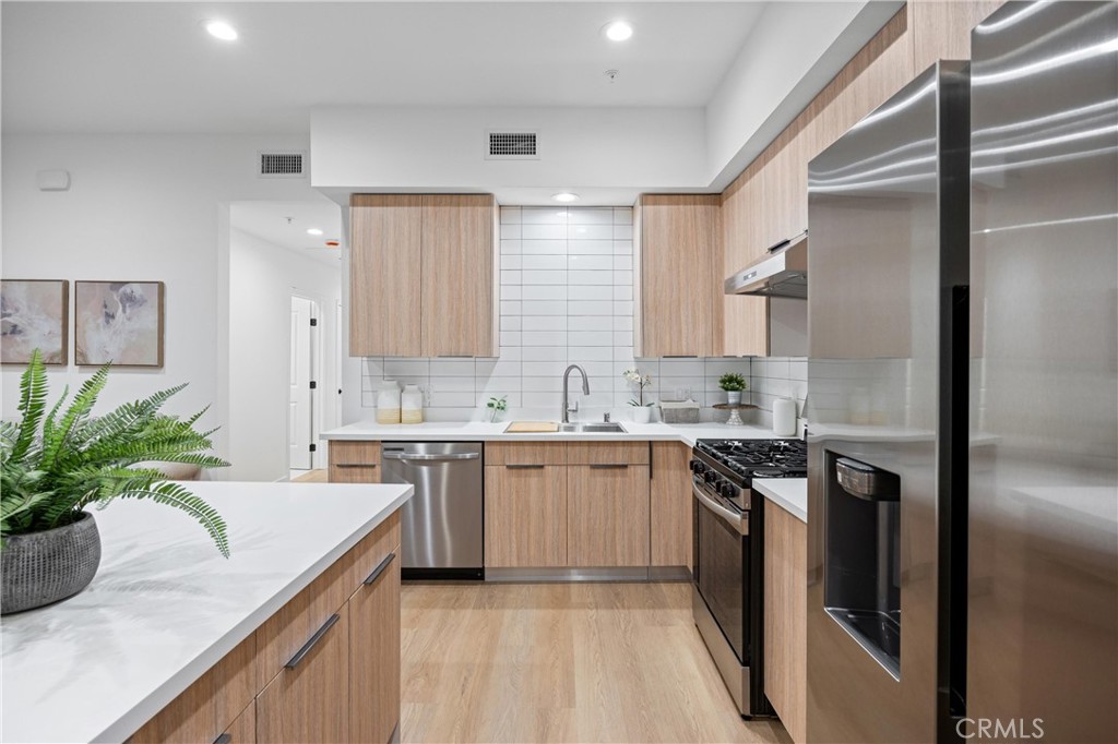 MLS #OC25078852 image #17