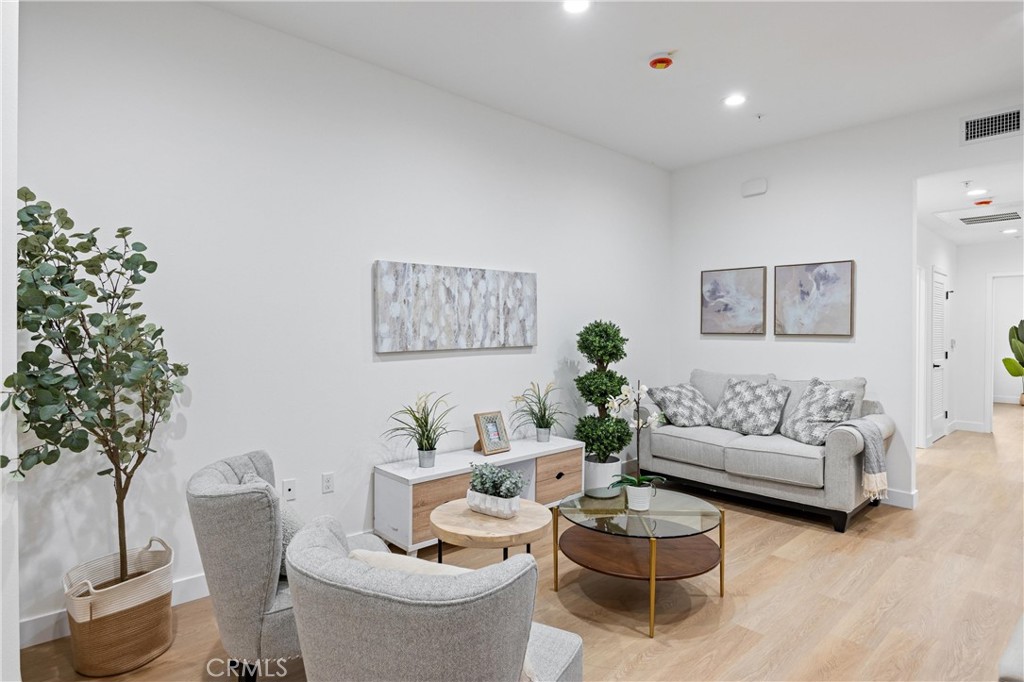 MLS #OC25078852 image #20