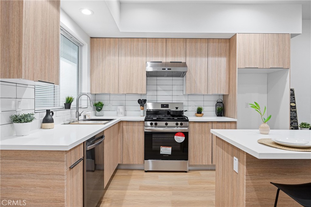 MLS #OC25078852 image #24