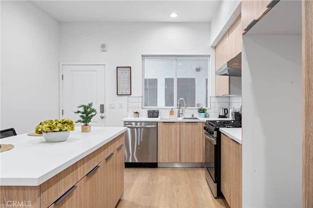 MLS #OC25078852 image #3