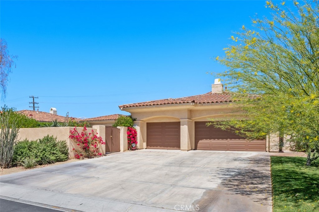 MLS #OC25079682 image #1