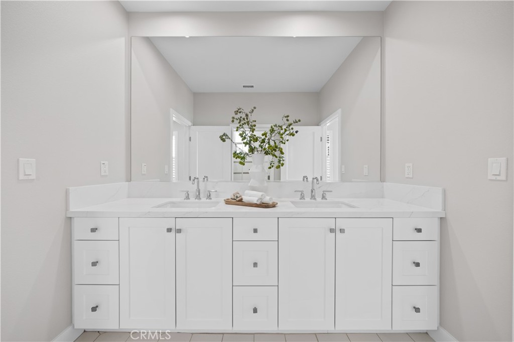 MLS #OC25079886 image #38