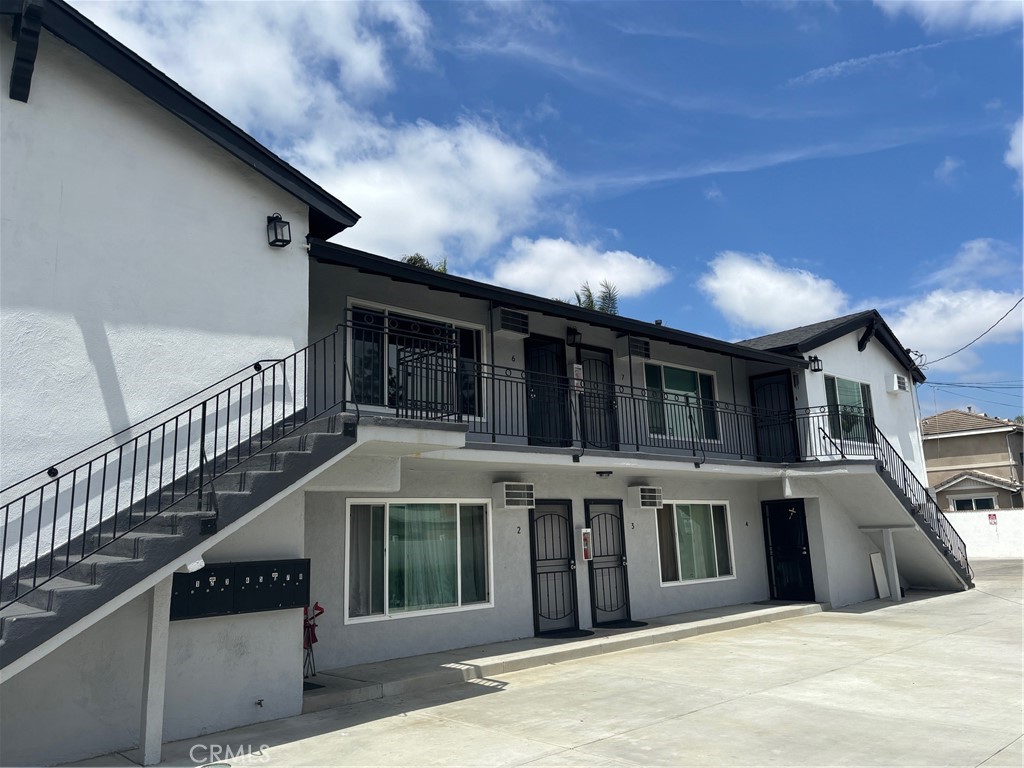 MLS #OC25080094 image #1