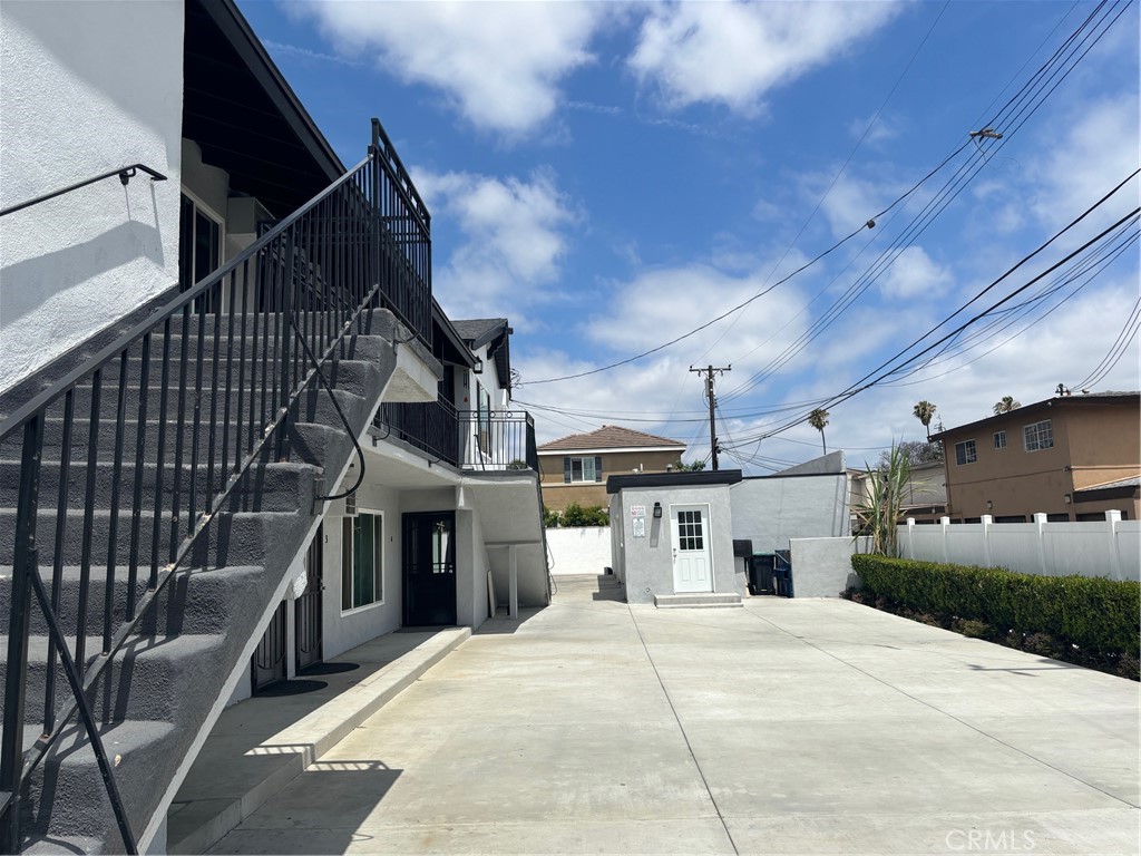 MLS #OC25080094 image #3