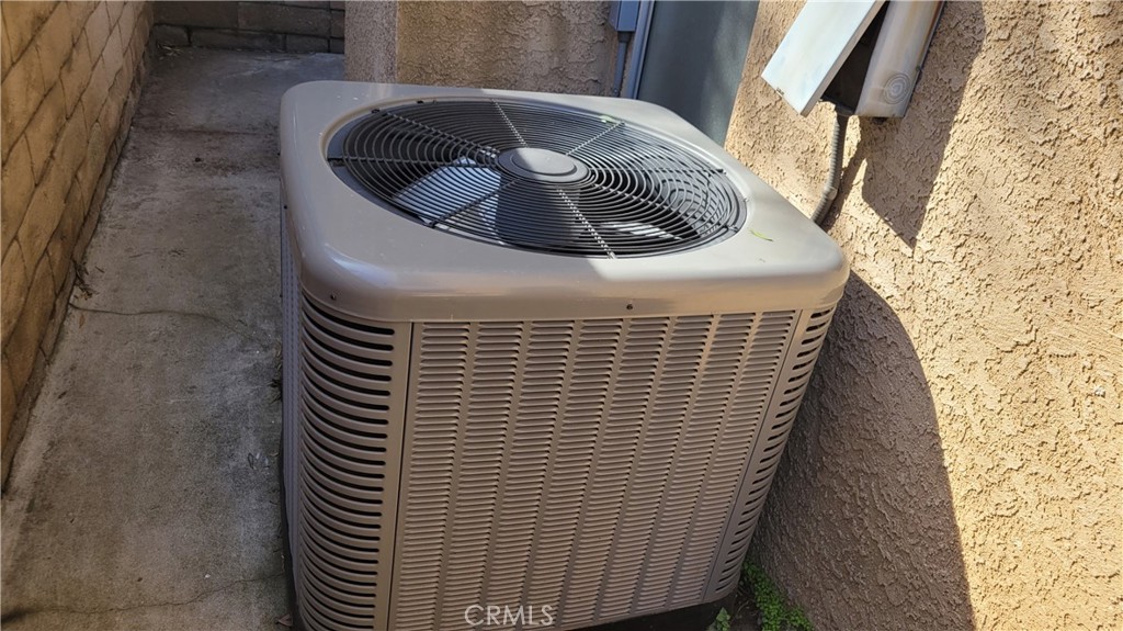 MLS #OC25080322 image #23