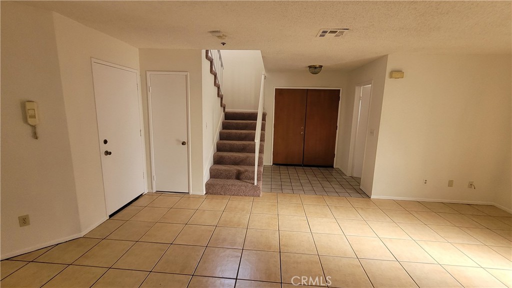 MLS #OC25080322 image #3