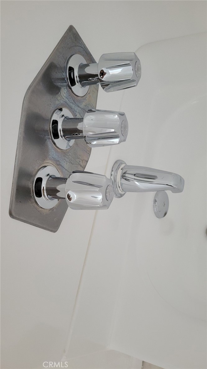 MLS #OC25080322 image #32