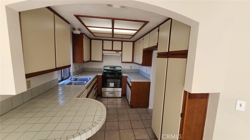 MLS #OC25080322 image #6