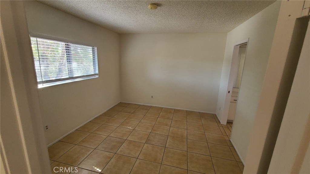 MLS #OC25080322 image #9