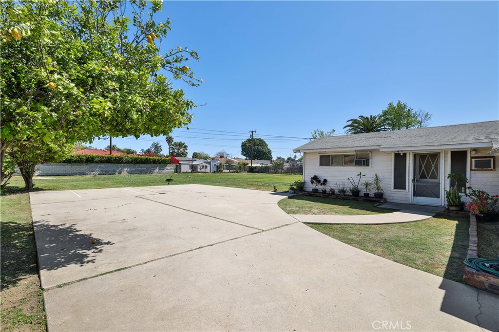 MLS #OC25080584 image #17