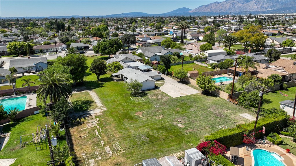 MLS #OC25080584 image #2