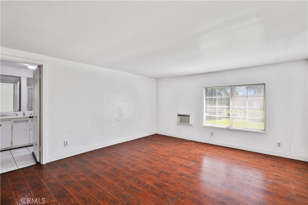 MLS #OC25080584 image #36