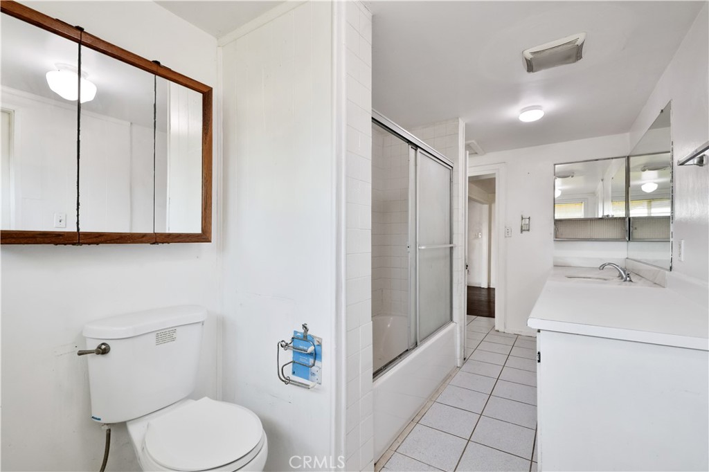 MLS #OC25080584 image #40