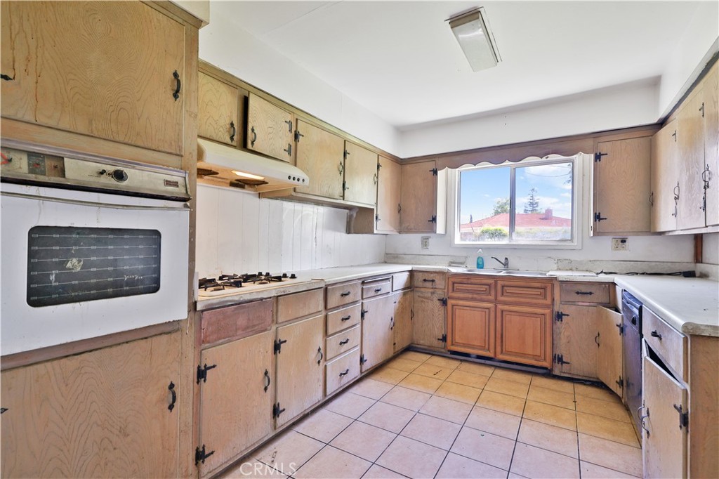 MLS #OC25080584 image #60