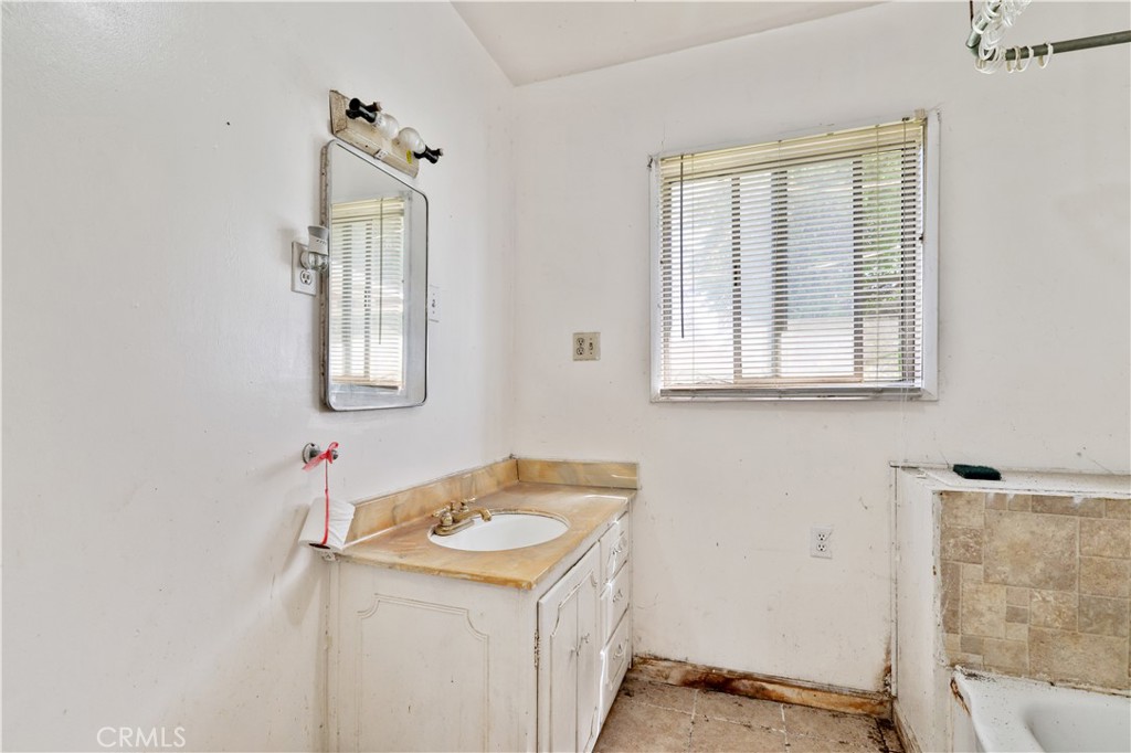 MLS #OC25080584 image #63