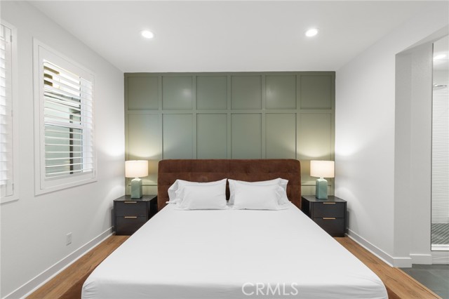 MLS #OC25080716 image #16