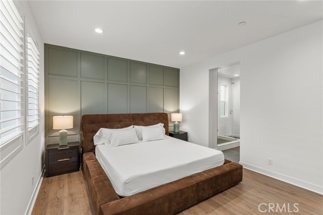 MLS #OC25080716 image #17