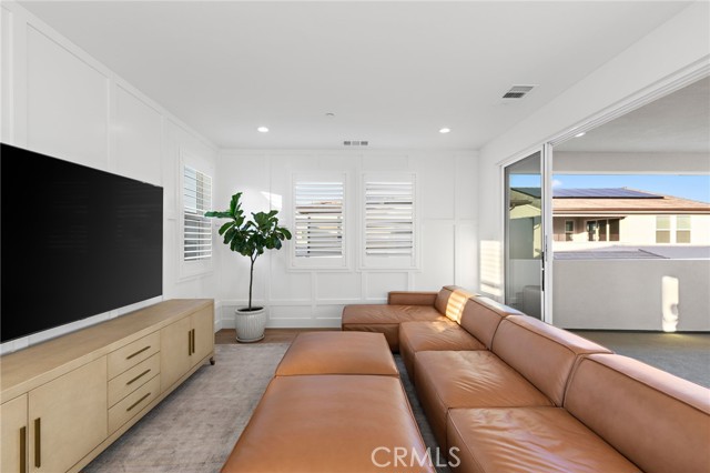 MLS #OC25080716 image #19