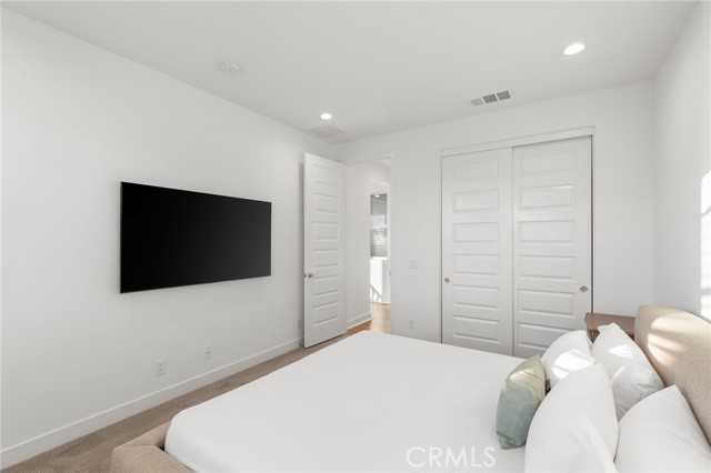 MLS #OC25080716 image #29