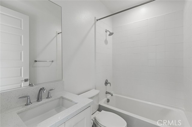 MLS #OC25080716 image #35