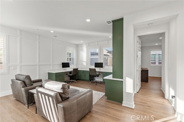 MLS #OC25080716 image #36