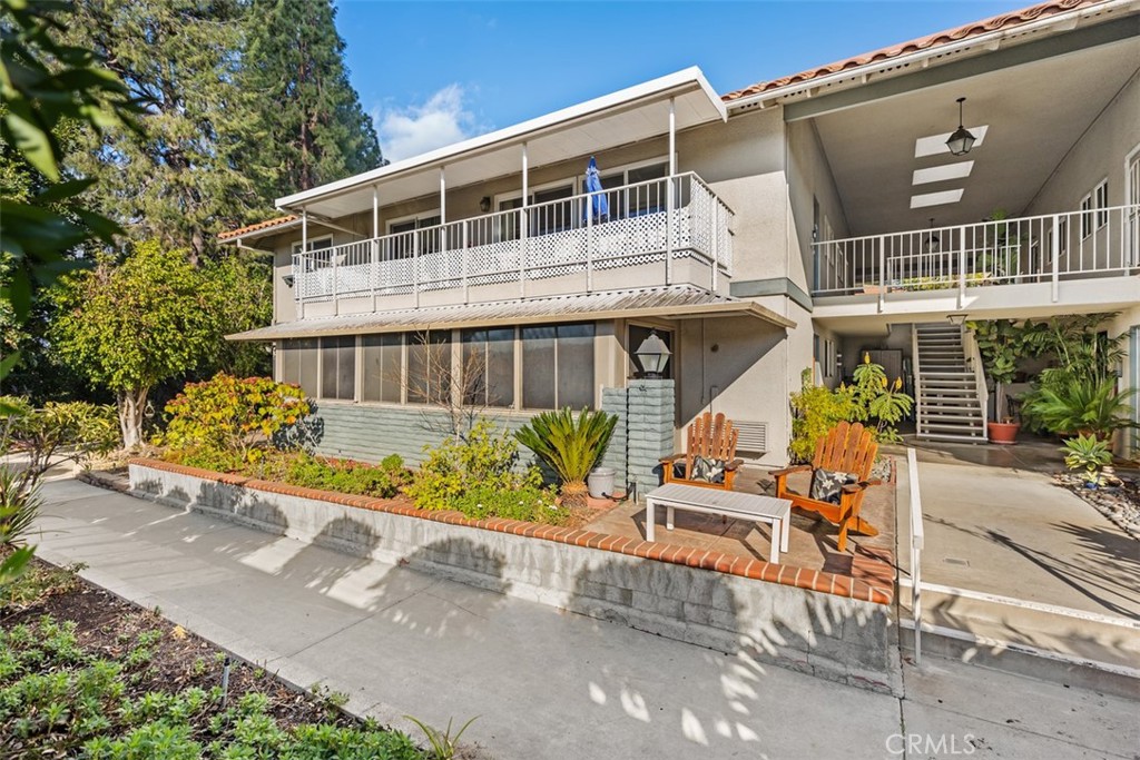 MLS #OC25080823 image #1