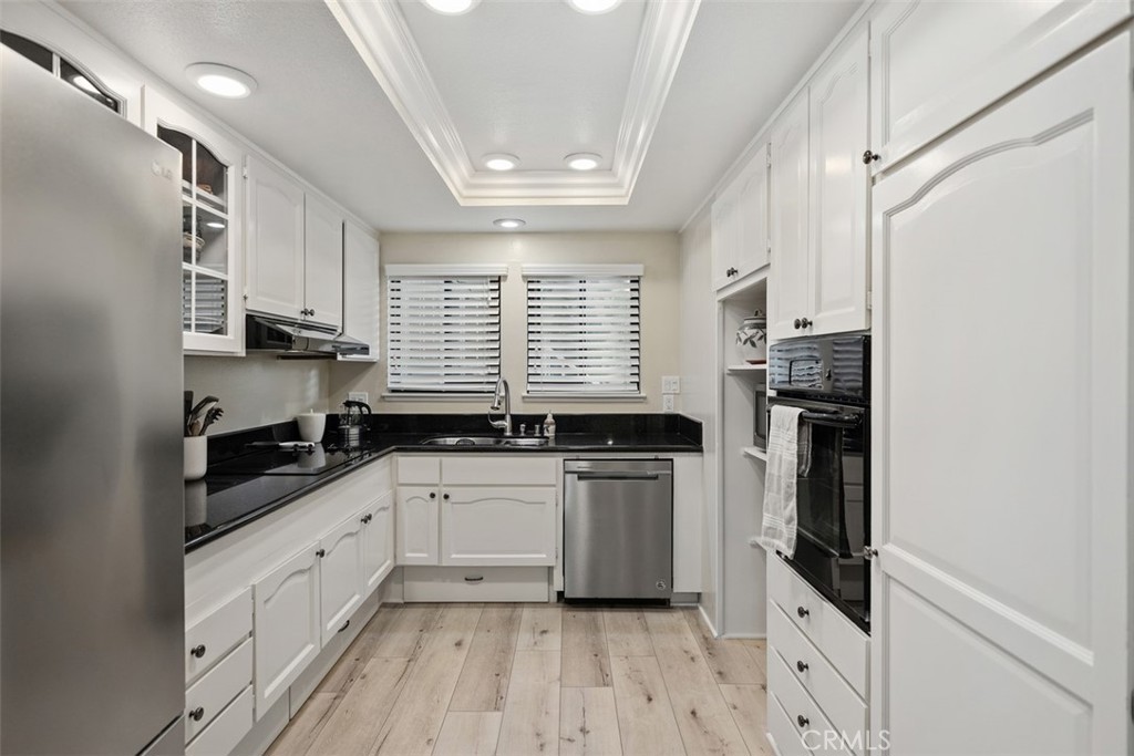 MLS #OC25080823 image #14