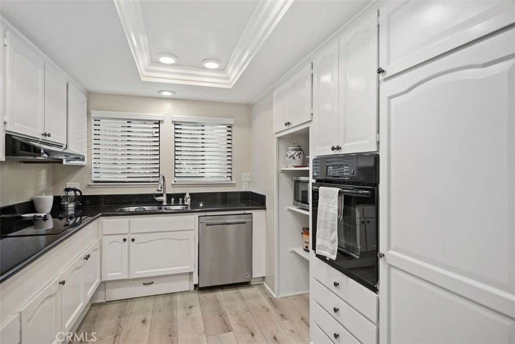 MLS #OC25080823 image #15