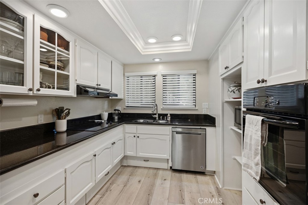 MLS #OC25080823 image #16