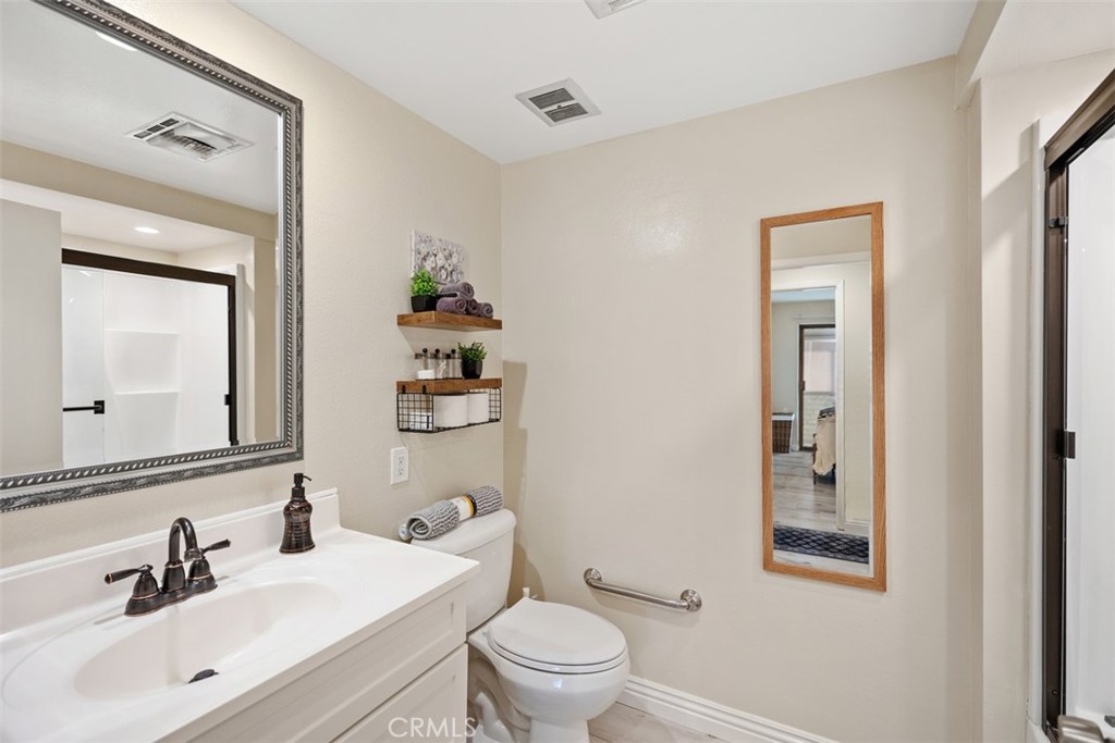 MLS #OC25080823 image #20