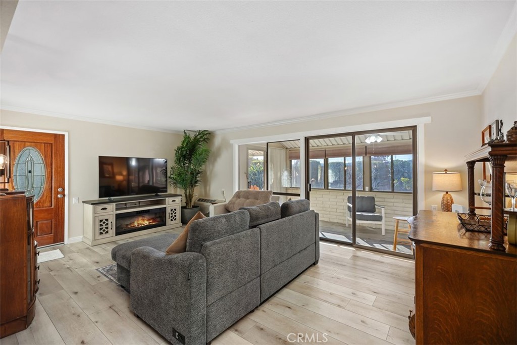 MLS #OC25080823 image #8