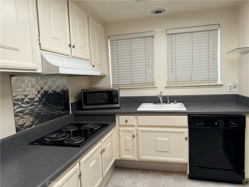 MLS #OC25082714 image #8