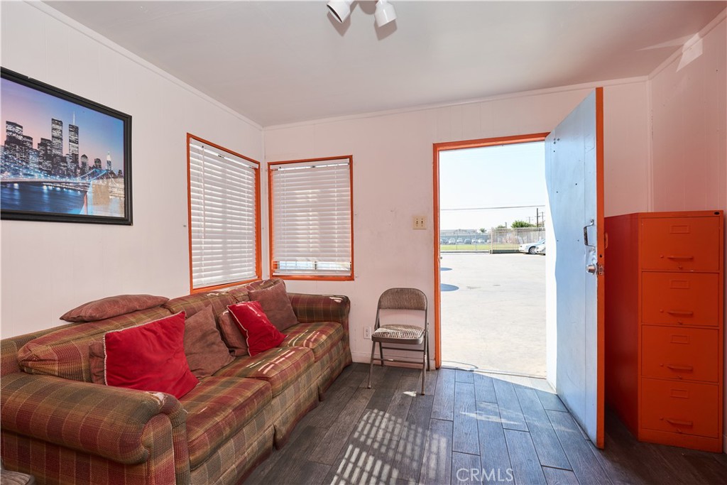 MLS #OC25084599 image #23