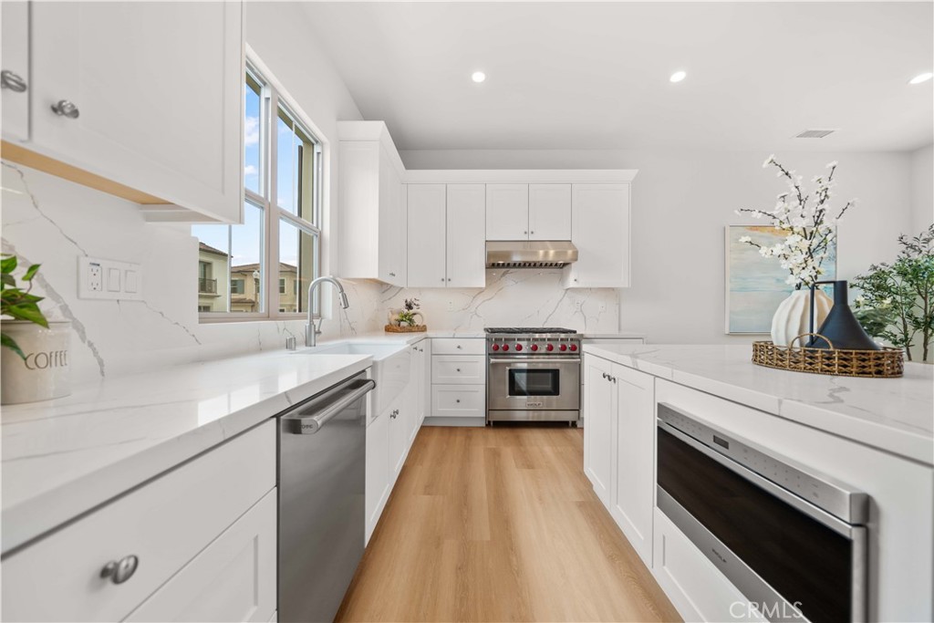 MLS #OC25085286 image #11