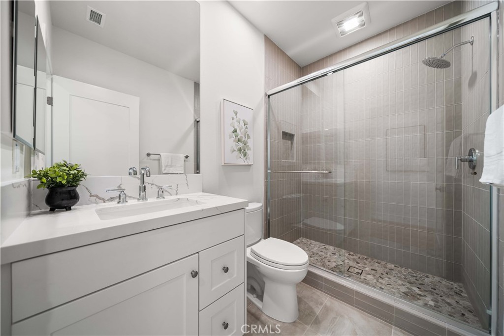 MLS #OC25085286 image #13