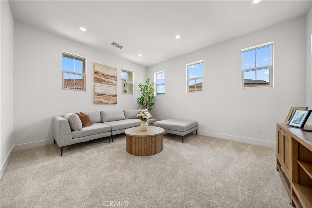 MLS #OC25085286 image #17