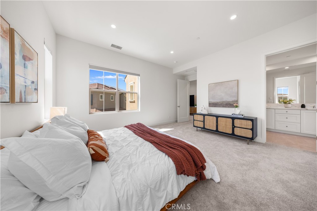 MLS #OC25085286 image #22