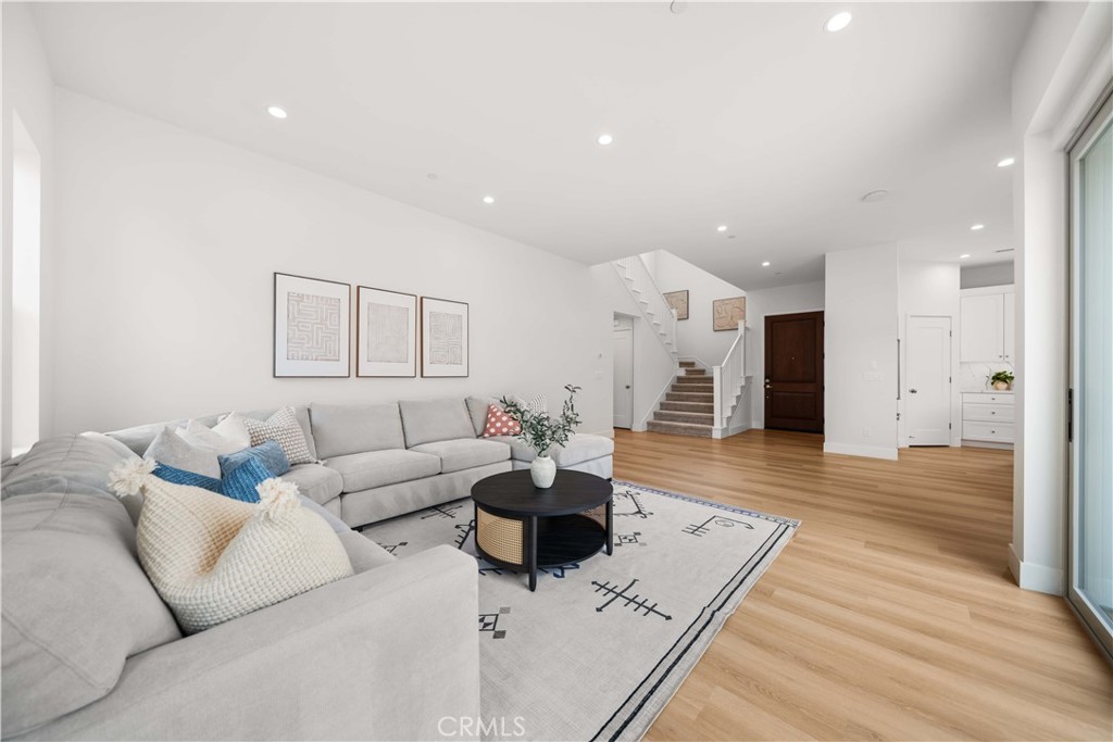 MLS #OC25085286 image #6