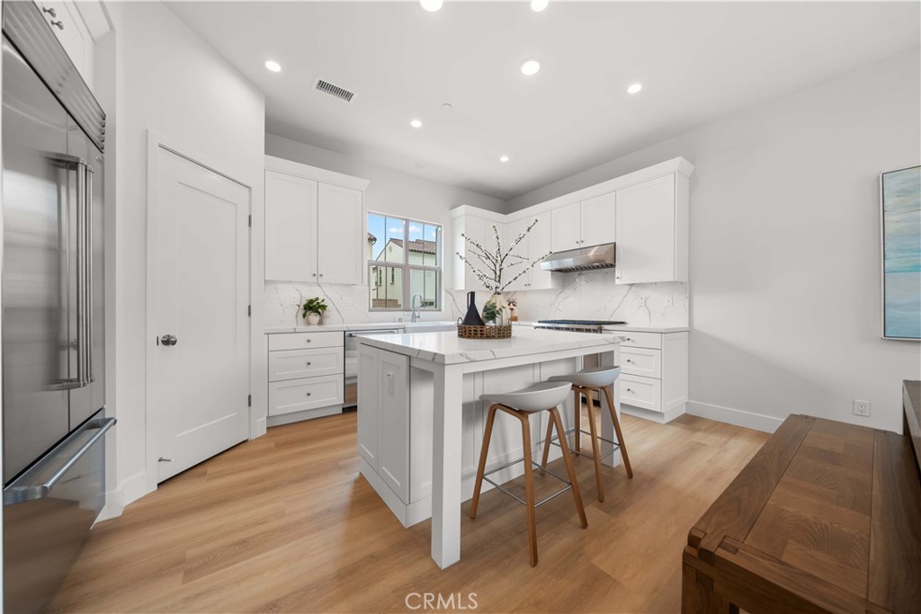 MLS #OC25085286 image #9