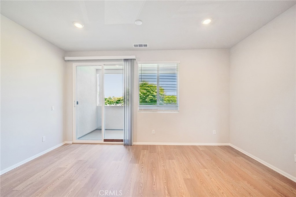 MLS #OC25085325 image #12