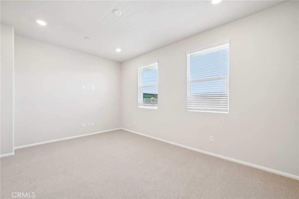 MLS #OC25085325 image #21