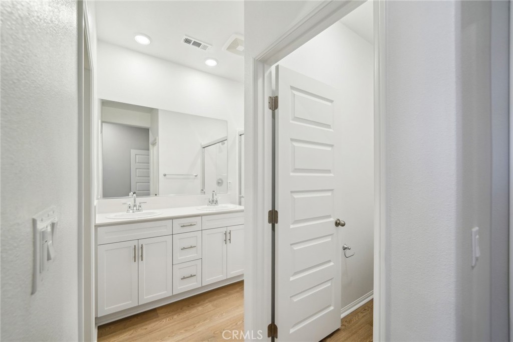 MLS #OC25085325 image #25