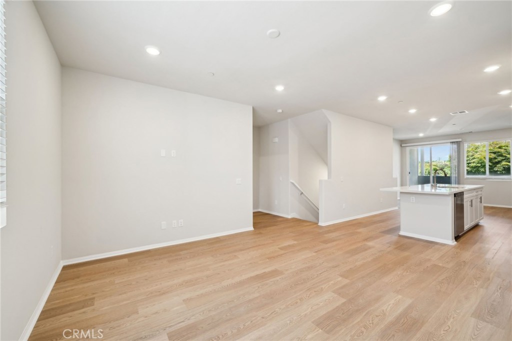 MLS #OC25085325 image #6