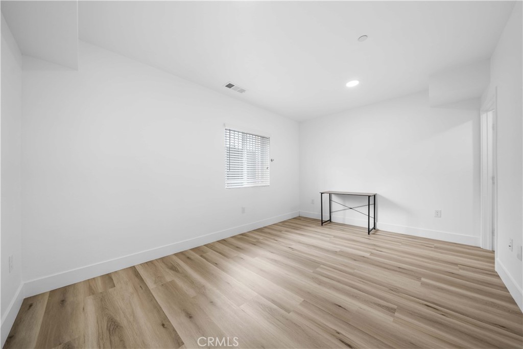 MLS #OC25085609 image #6